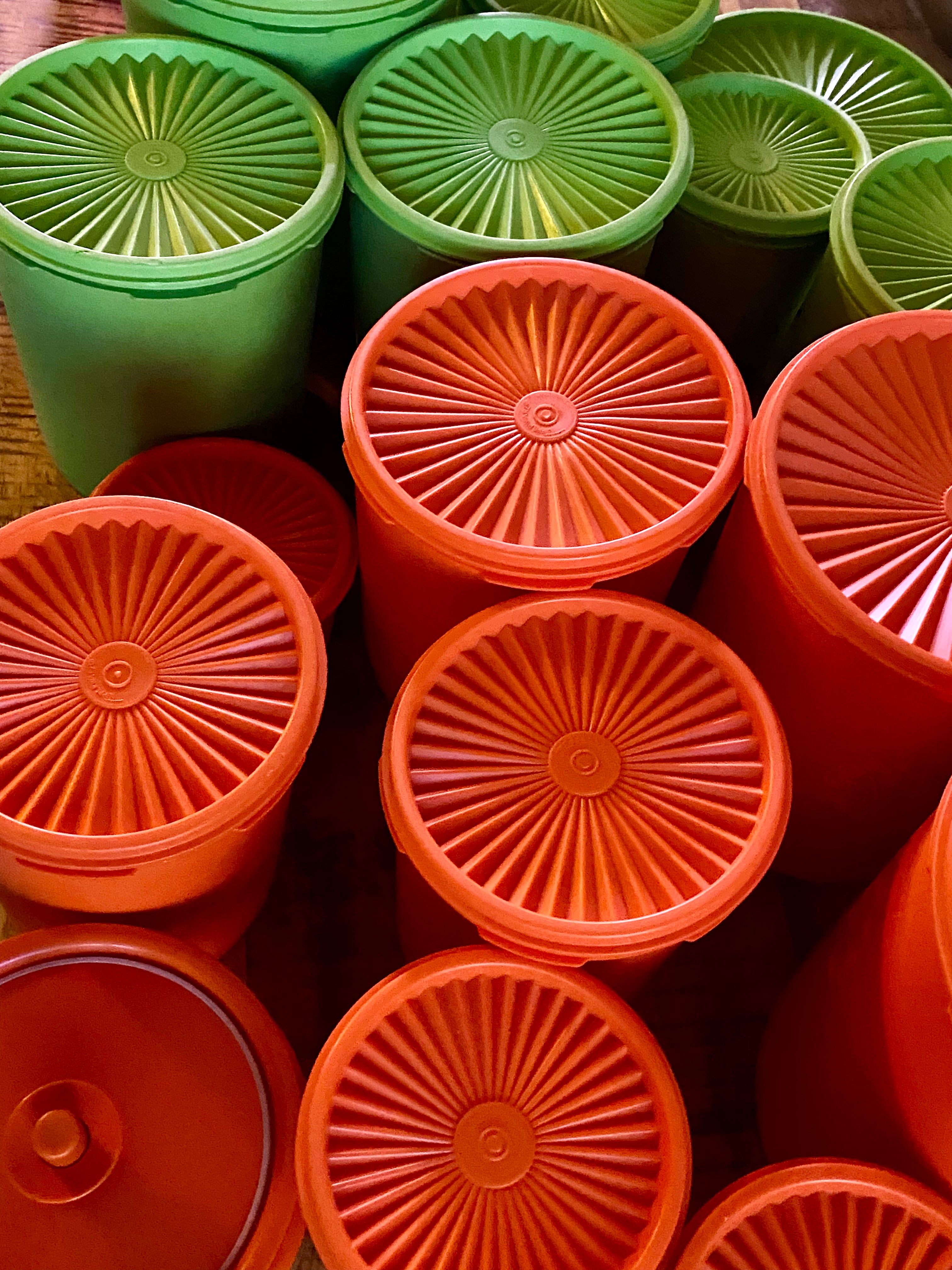 Vintage Tupperware Nesting Canisters with Servalier Lid and Starburst Design